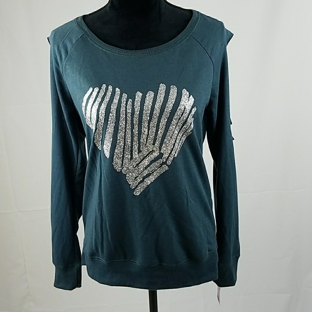Material Girl Active women S green heart long sleeve sweater scoop neck grunge